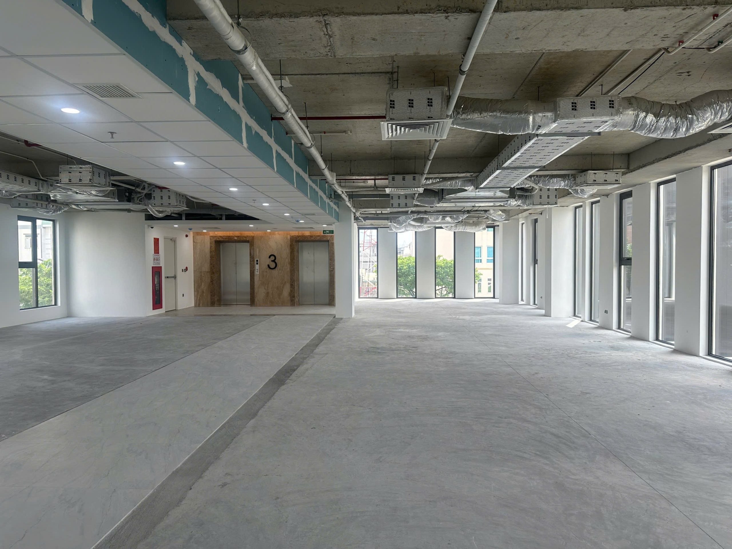 55sqm space office for lease in Danang | Summit Building Danang|オフィスを ...